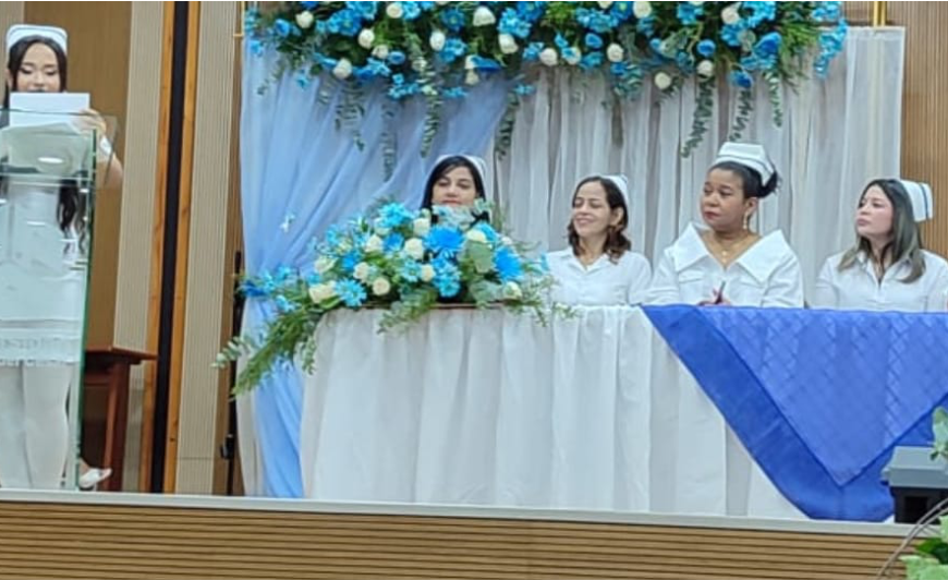 23 estudiantes de Enfermería de la UPC asistieron a la tradicional Ceremonia de Imposición de Símbolos…