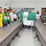 Rector Rober Romero le entregó la bandera a los deportistas que participaran en la final de los Juegos ASCUN 2023.