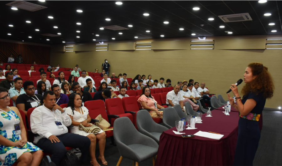 Ministra de la ciencia, tecnología e innovación presentó ponencia en el IX Encuentro Regional de Ciencias Física en la UPC