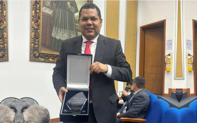 Egresado de la UPC recibió el premio Egresado Distinguido en el Sector Público de ASCOLFA