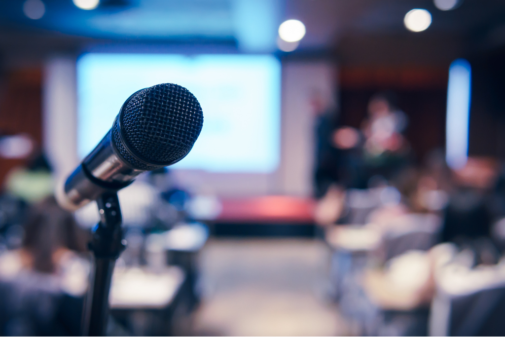 auditorio para una rendición de cuentas