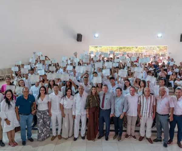 95 Jóvenes culminaron exitosamente diplomado en tecnología y programación gracias a la UPC
