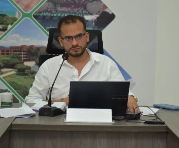 El vallenato Xavier Estrada Escudero, egresado de la Universidad Popular del Cesar, es el nuevo delegado del Ministro de Educación ante el Consejo Superior