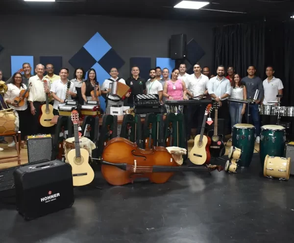 Estudiantes de la Facultad de Bellas Artes celebran la dotación de los laboratorios de música