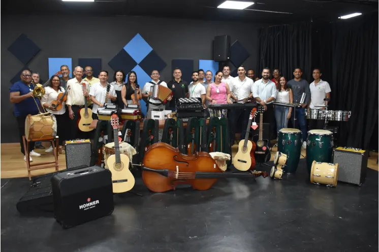 Estudiantes de la Facultad de Bellas Artes celebran la dotación de los laboratorios de música