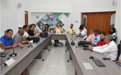 ¿Qué establecen los decretos que rigieron la instalación de la Mesa de negociaciones entre los sindicatos y la Universidad Popular del Cesar -UPC-?