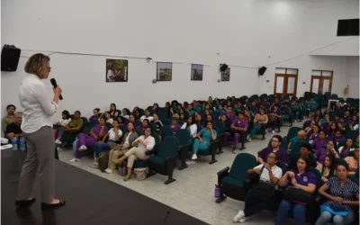 Expertos internacionales comparten sus investigaciones sobre salud mental y liderazgo social con estudiantes del programa de Psicología de la UPC
