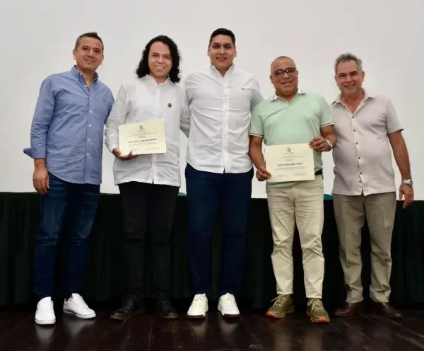Candidatos electos a ser representantes de estudiantes y egresados ante cuerpos colegiados de la Universidad ya cuentan con sus credenciales