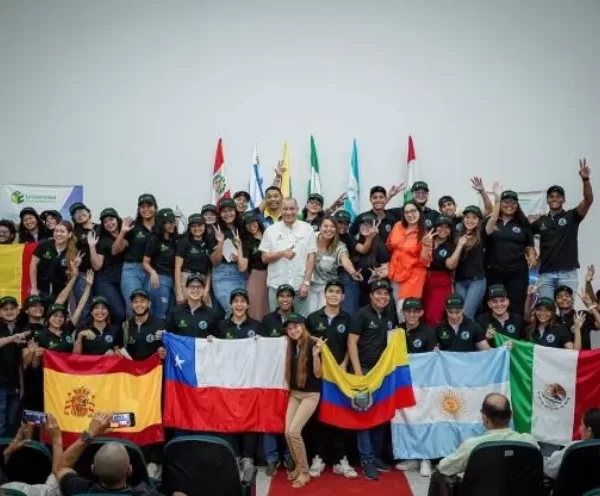 La UPC se proyecta a nivel internacional con más de 50 estudiantes que inician su experiencia en otros países bajo el liderazgo del Rector Rober Romero