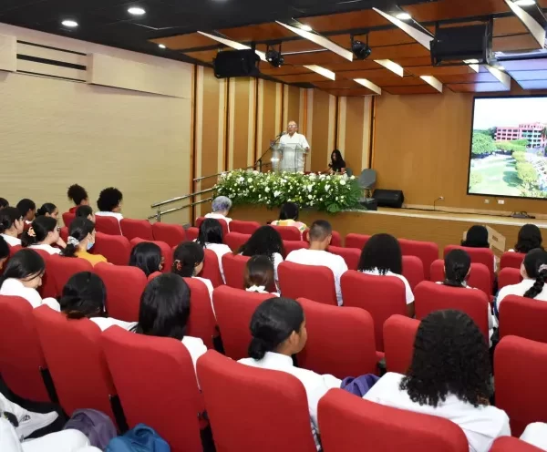 Enfermería llevó a cabo el Encuentro de Saberes 2025: Socialización de investigación y experiencias de cuidado