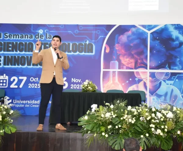 Programa de Ingeniería de Sistemas imparte capacitación a sus estudiantes sobre habilidades esenciales en la era IA