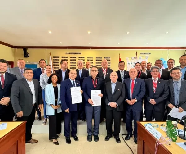 Docente de Derecho de la UPC recibió reconocimiento internacional en Panamá