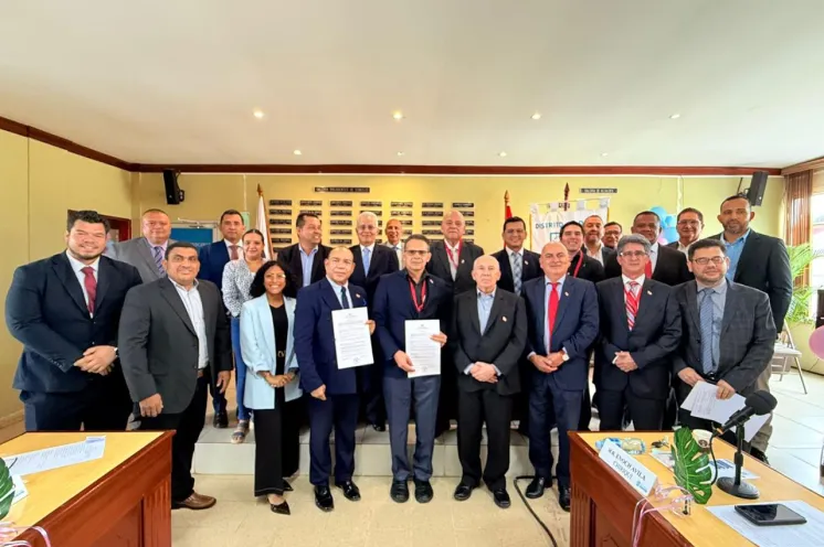 Docente de Derecho de la UPC recibió reconocimiento internacional en Panamá