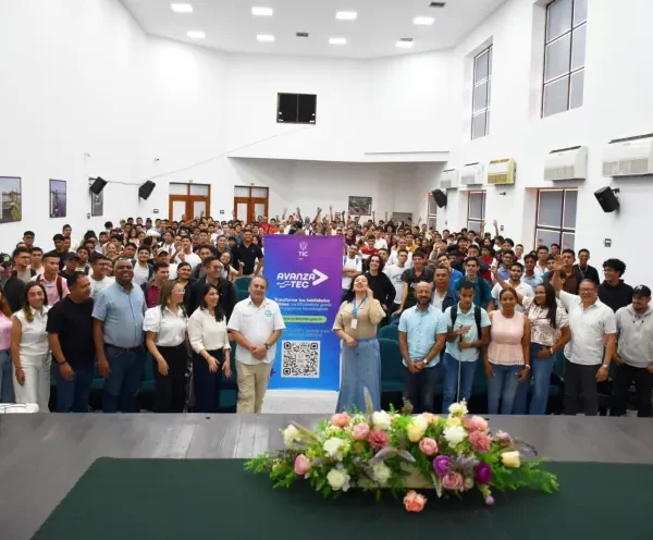 Estudiantes de Ingeniería de Sistemas de la UPC participaron en masterclass sobre habilidades humanas en la era de la ÍA