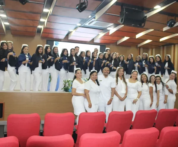 En ceremonia de Imposición de Símbolos estudiantes del programa de Enfermería de la UPC asumieron su compromiso con el cuidado de la vida