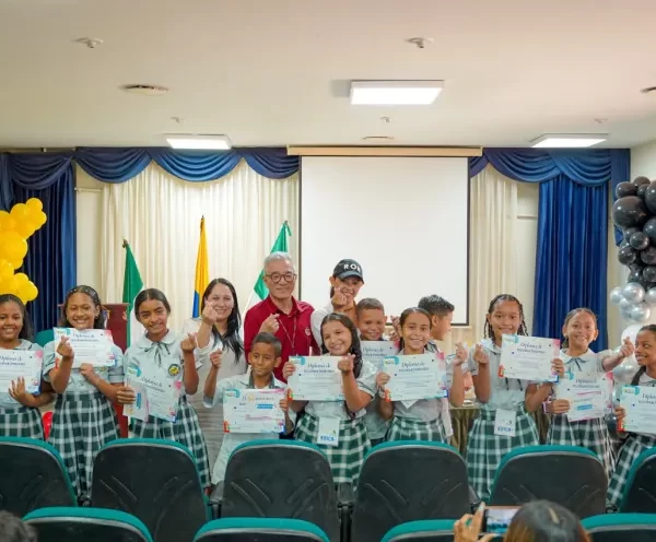 La UPC en alianza con Koica certificรณ a estudiantes de la I.E. Oswaldo Quintana Quintana en el Curso de Lengua y Cultura Coreana