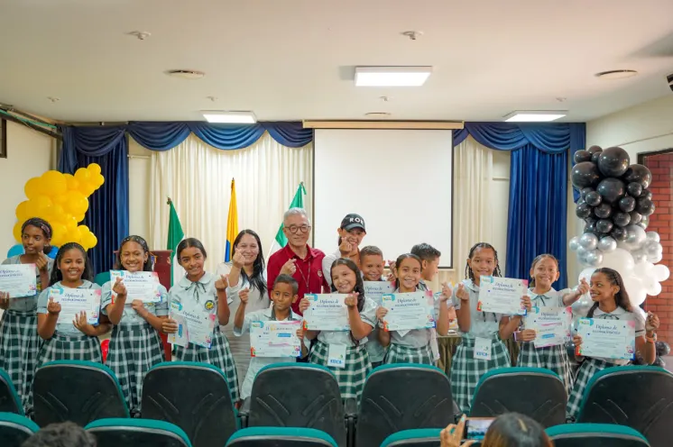 La UPC en alianza con Koica certificó a estudiantes de la I.E. Oswaldo Quintana Quintana en el Curso de Lengua y Cultura Coreana