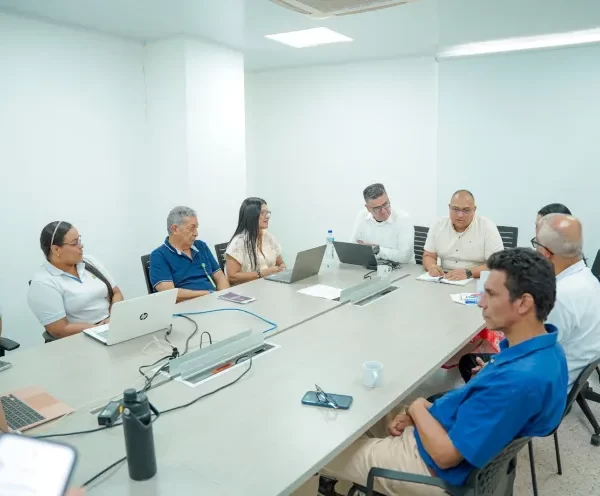 Pares acadรฉmicos destacan fortalezas de Ingenierรญa Agroindustrial durante visita de evaluaciรณn externa